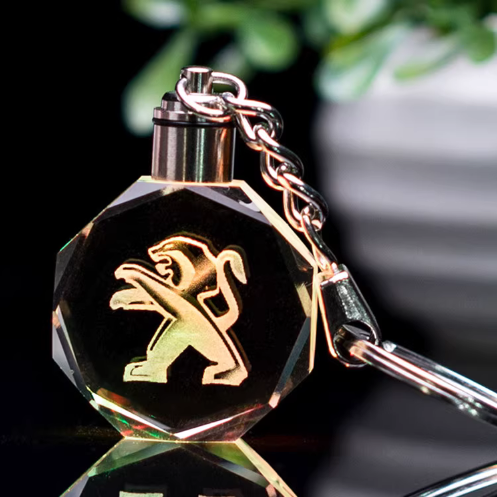 Keychain with 3D Automotive Logo in Crystal – image 4