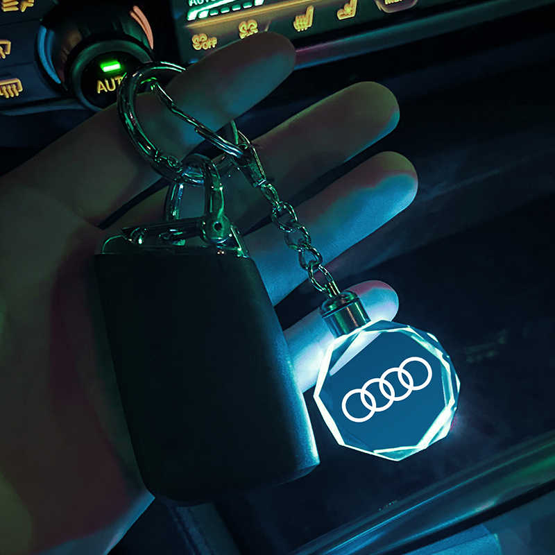 Keychain with 3D Automotive Logo in Crystal – image 6